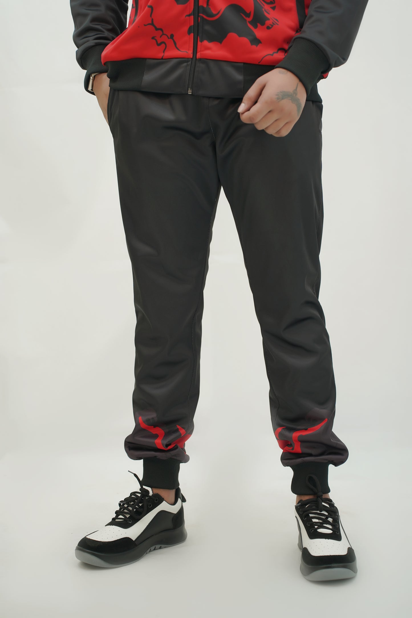 MEN Full Sleeves Tracksuit with Abstract Hem