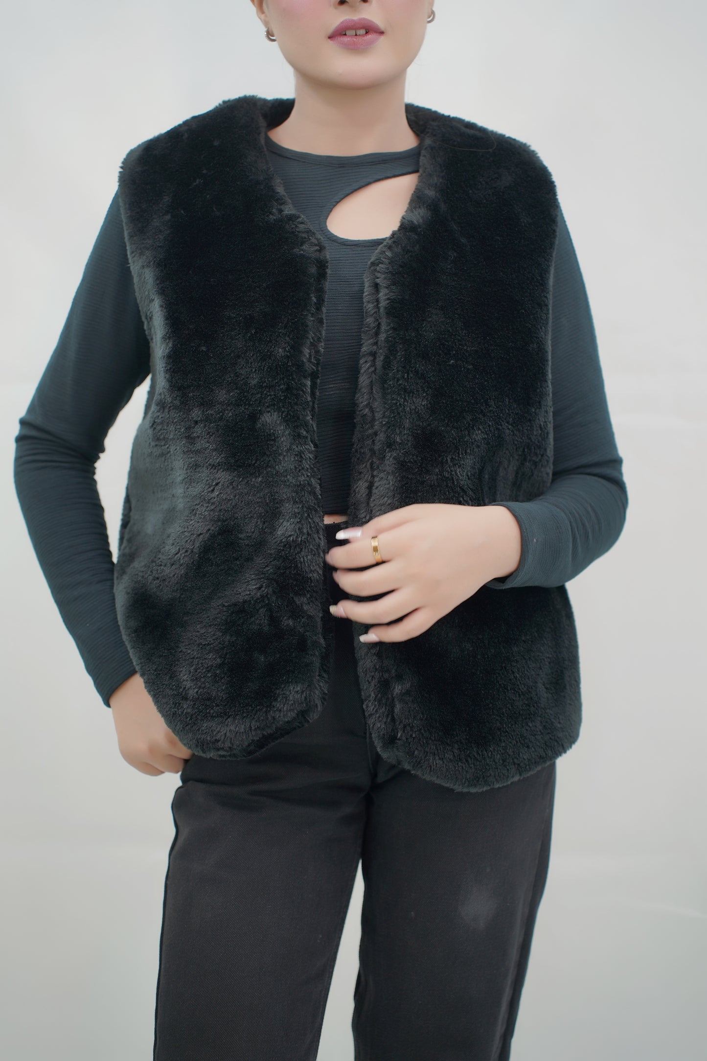 FUZZY SLEEVLESS COAT JACKET