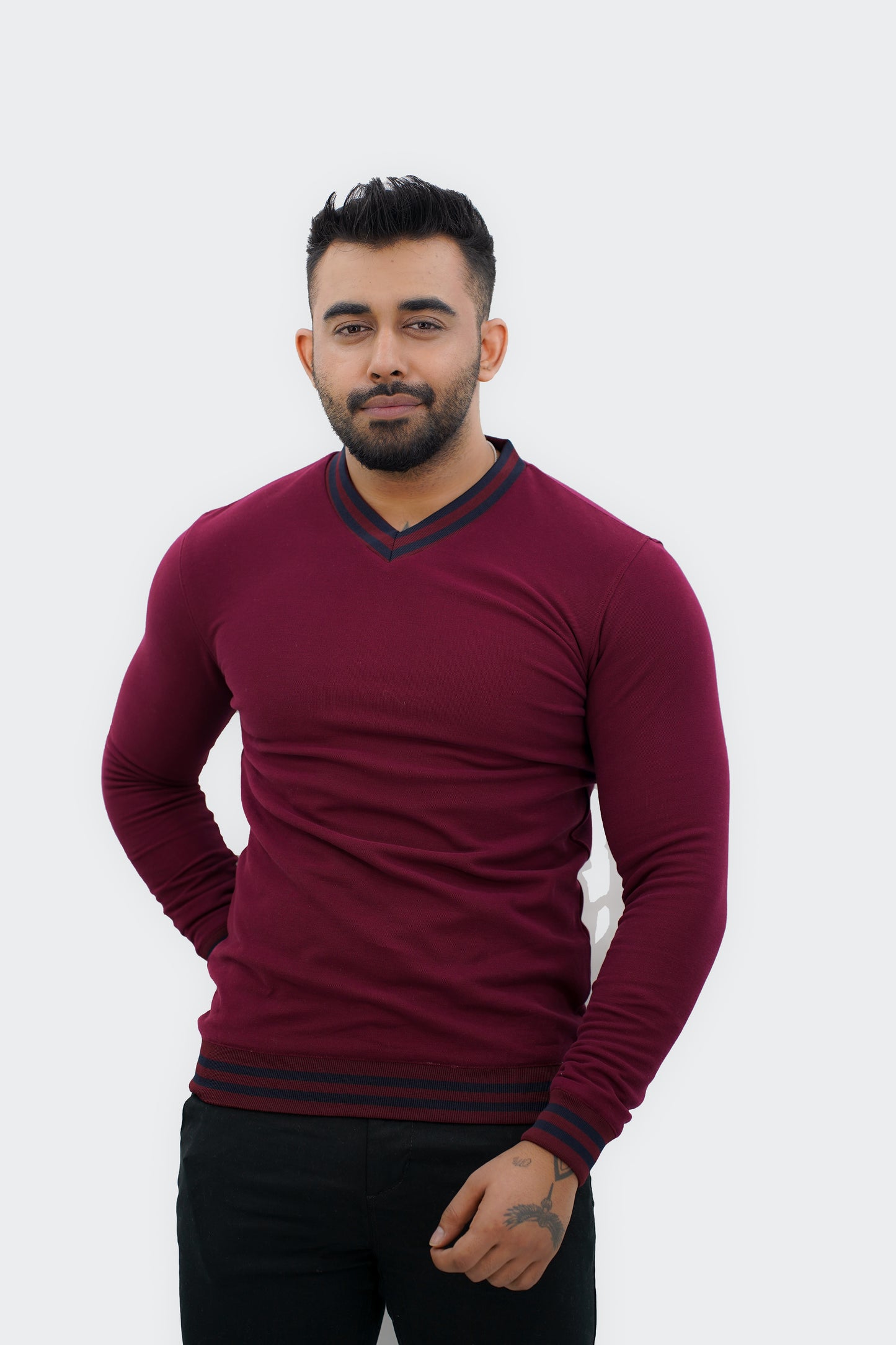 REVERSIBLE V NECK SWEATER