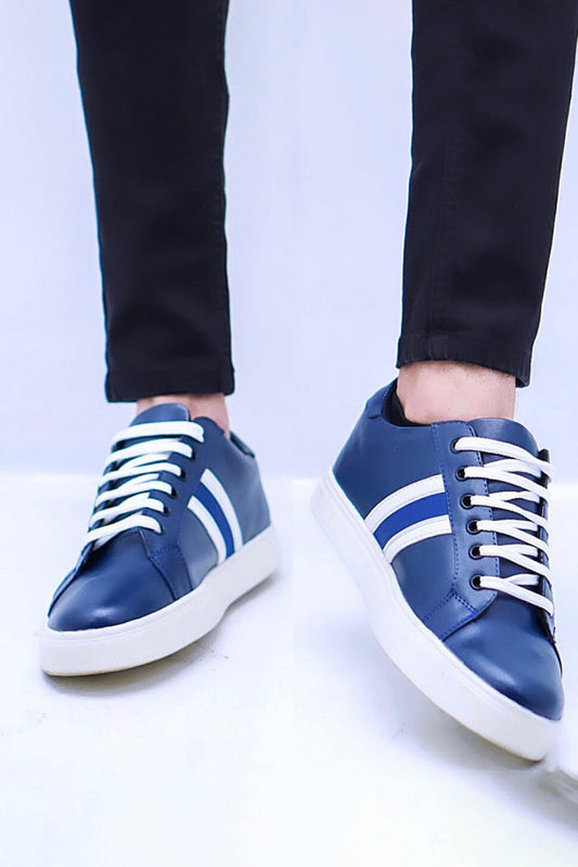 Contrast Stripe Sneaker