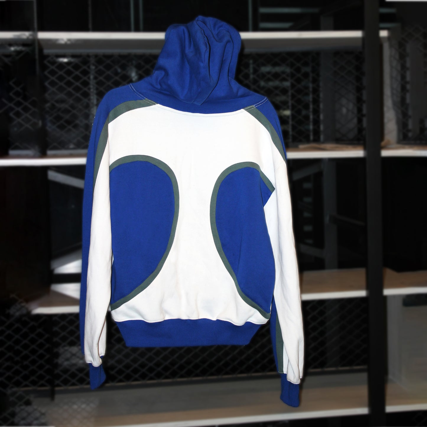 Refined Contrast hoodie set is in 3 shades with lowers Blue & white