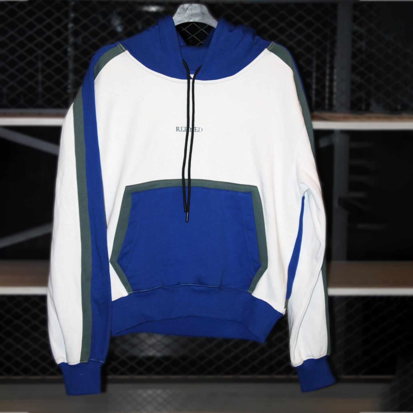 Refined Contrast hoodie set is in 3 shades with lowers Blue & white